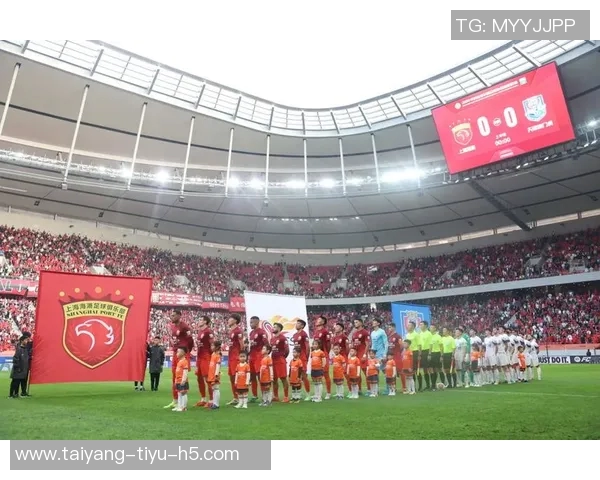 海港外援庆祝中超三连冠激情舞动更衣室尽显喜悦气氛